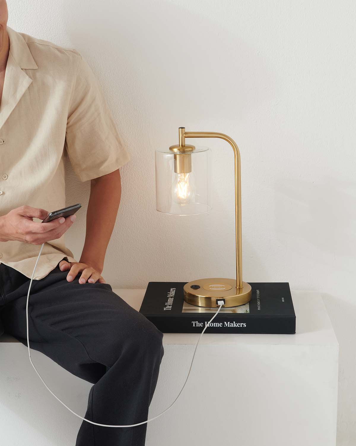 Elizabeth USB Table Lamp